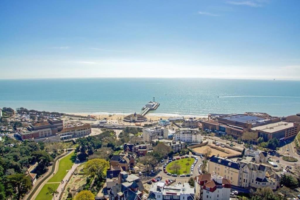 Bournecoast - Stylish Flat With Balcony - Sea Glimpses - 10 Min Walk To Beach - Parking - Wifi - Fm8405 Bornemouth Extérieur photo