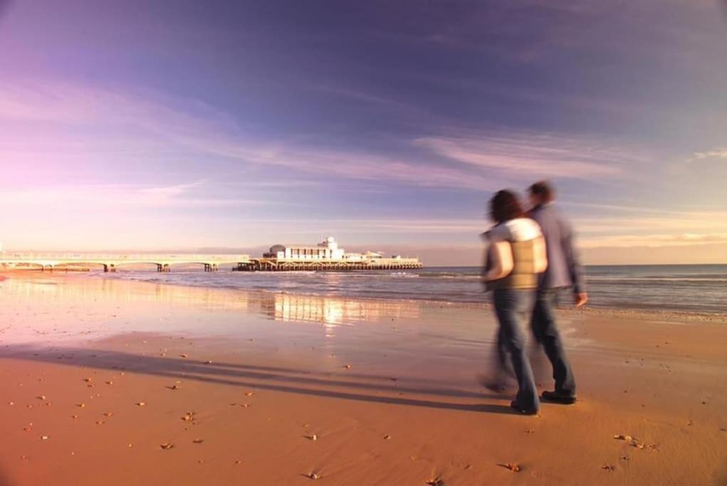 Bournecoast - Stylish Flat With Balcony - Sea Glimpses - 10 Min Walk To Beach - Parking - Wifi - Fm8405 Bornemouth Extérieur photo