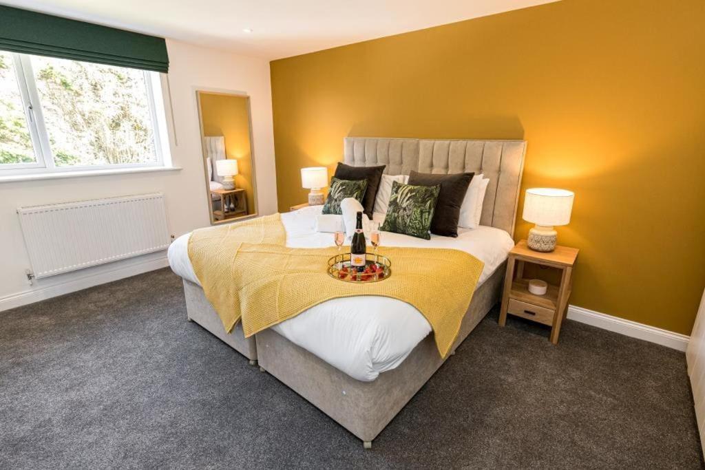 Bournecoast - Stylish Flat With Balcony - Sea Glimpses - 10 Min Walk To Beach - Parking - Wifi - Fm8405 Bornemouth Extérieur photo